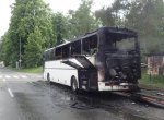 Ve Frenštátě shořel autobus. Vezl 35 dětí a 5 dospělých, všichni požáru unikli