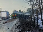 Dopravní komplikace, mezi Třincem a Českým Těšínem se převrátil kamion