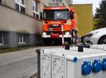 Operační sály bez proudu! Havárii v městské nemocnici řeší elektrocentrálou hasiči