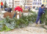 Hlučínští si na náměstí vyrobili obří adventní věnec