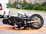 Smolná neděle motorkářů, hned tři skončili po nehodě v nemocnici