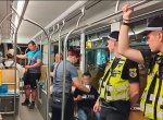 Noční přepadovka v Ostravě. Z tramvají muselo ven 231 neplatičů a opilců