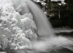 Fotogalerie: Podívejte se, jakou krásu vytvořil mráz na beskydských vodopádech!