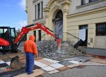 Budova radnice Slezské Ostravy bude mít nové žulové schody