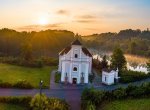 Šikmý kostel je fenomén. Do staré Karviné míří davy turistů