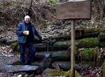 ​Hledá a zachraňuje studánky. I tu křišťálovou. Napijte se, prosím!