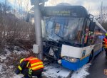 Při nehodě trolejbusu v Ostravě utrpěli zranění čtyři cestující a řidič