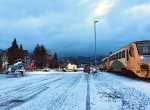 Ženu (63) srazil vlak. S vážnými zraněními ji transportoval vrtulník záchranářů